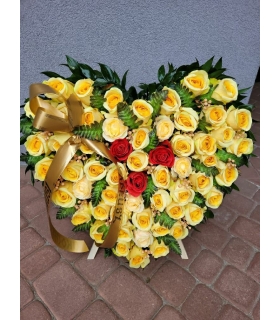 Wieniec nr P027 [wieniec z kwiatów sztucznych]